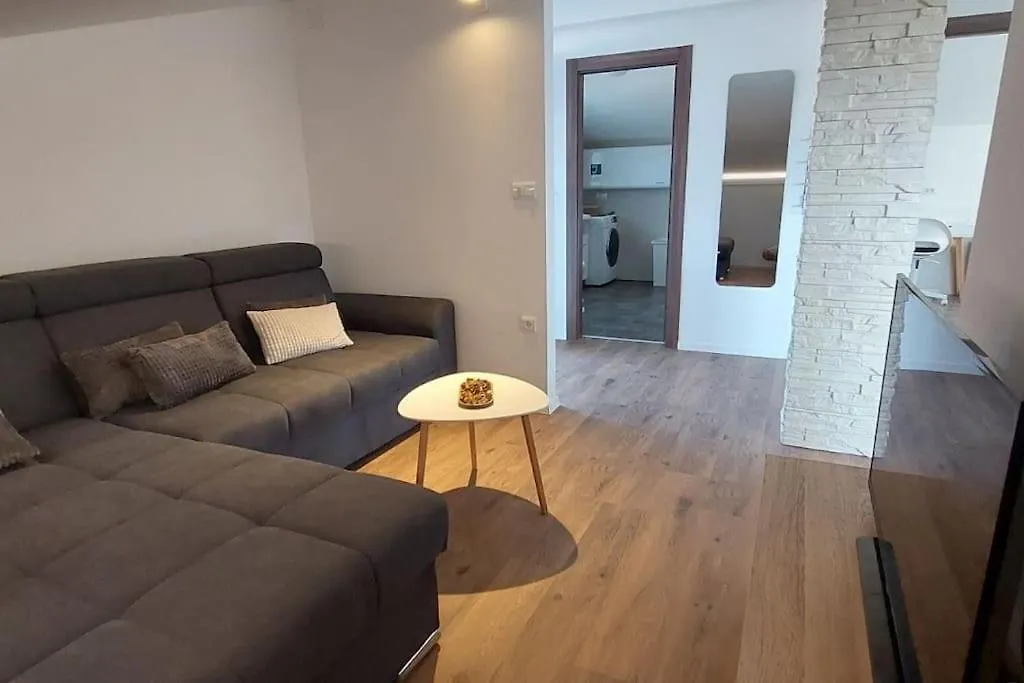 Apartment Tima Pula